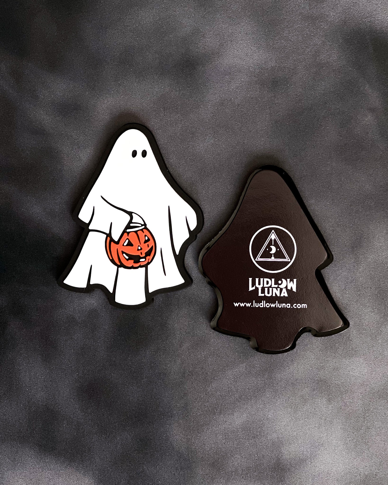 Trick 'r' Treat Ghost Magnet